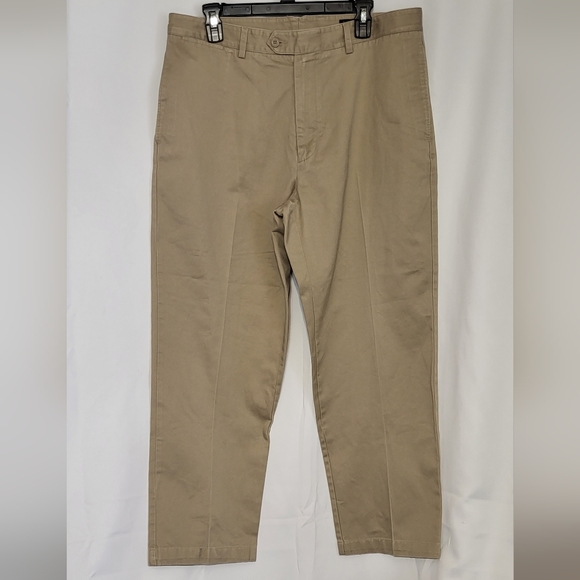 Cremieux Men's Khaki Relaxed Fit/Straight Leg Pants Size 36X30 EUC - Picture 2 of 9